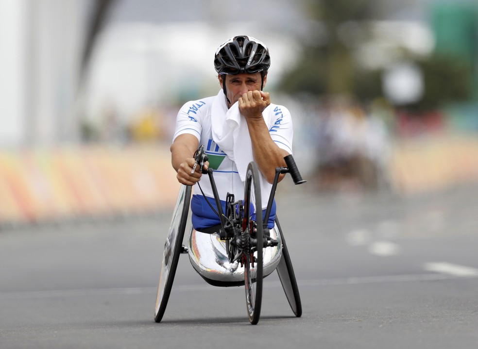 Alessandro Zanardi prata ciclismo Paralimpíada Rio — Foto: Ueslei Marcelino / Reuters