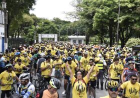 Mais de 2500 comemoram o aniversário da cidade de São Paulo pedalando