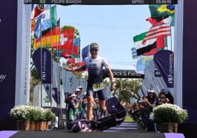 Djenyfer Arnold faz o bi com o quarto melhor tempo do mundo no IRONMAN 70.3 Brasília