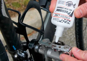 Lubrificante Finish Line Precision Dry Film: lubrificação total para pedais, links, cabos e muito mais
