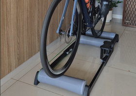 Rolo de equilíbrio: entenda os benefícios do treino de ciclismo no rolo livre