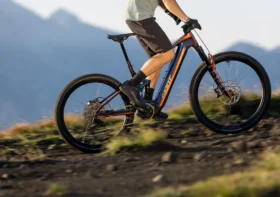 Giant apresenta bike elétrica Trance Advanced 2027 com motor de 120 Nm, controle de tração e canote eletrônico próprio