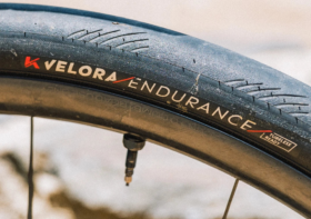 Kenda faz lançamento mundial do pneu K-Series Velora Endurance tubeless para ciclismo de estrada